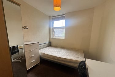 4 bed flat, Seymour Avenue, Lipson, Plymouth, PL48RB - Image 5